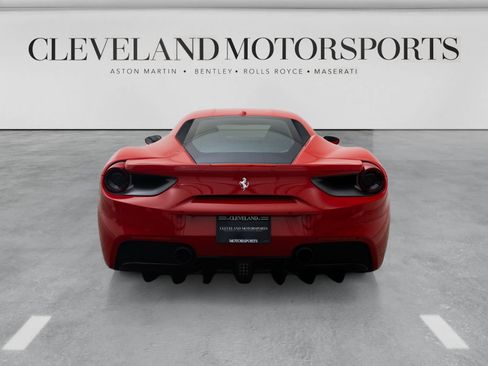 Used 2019 Ferrari 488 GTB RWD image 12