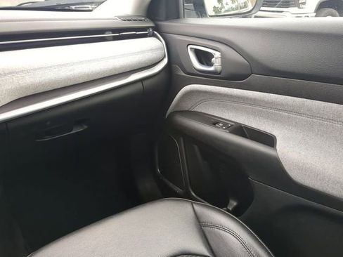 Certified 2022 Jeep Compass Latitude image 19