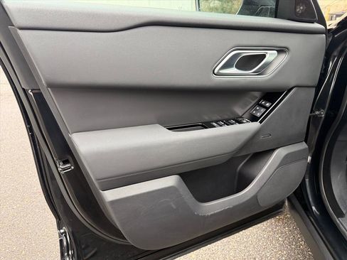 Used 2025 Land Rover Range Rover Velar Dynamic SE image 10