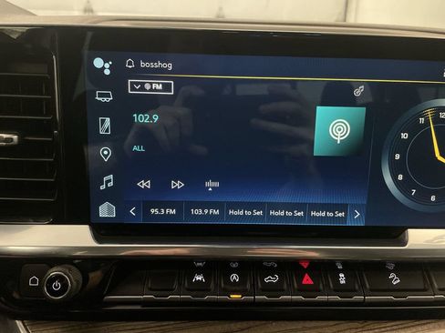 Used 2023 Chevrolet Silverado 1500 RST w/ Convenience Package II AWD/4WD image 7