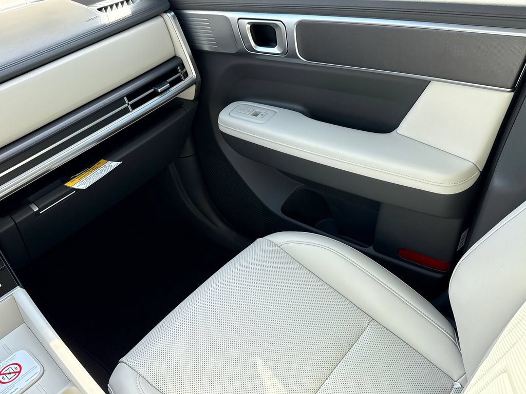 Used 2026 Hyundai Santa Fe SEL FWD image 15