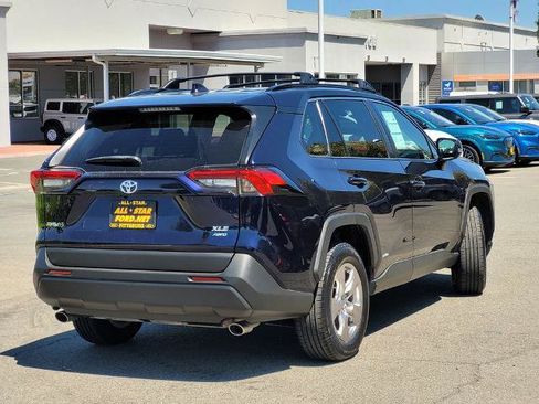Used 2022 Toyota RAV4 XLE w/ XLE Grade Weather Package AWD/4WD image 4