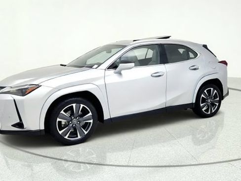 Used 2025 Lexus UX 300h FWD w/ Accessory Package (Z1) image 4