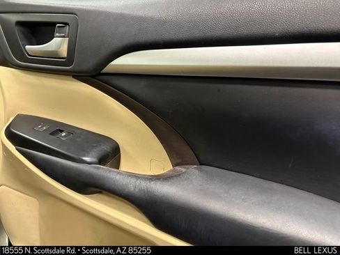 Used 2016 Toyota Highlander XLE FWD image 26