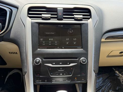 Used 2014 Ford Fusion SE w/ Equipment Group 202A FWD image 28