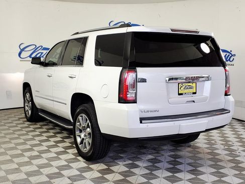 Used 2018 GMC Yukon Denali RWD image 2