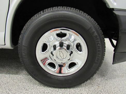 Used 2020 Chevrolet Express 2500 Extended w/ Driver Convenience Package RWD image 13
