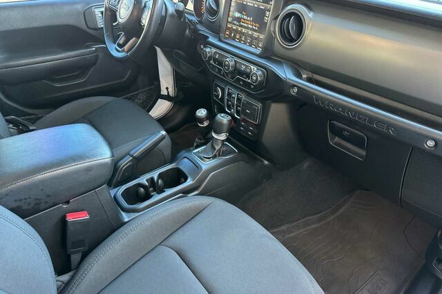 Used 2022 Jeep Wrangler Unlimited Sport AWD/4WD image 13