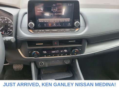 Certified 2023 Nissan Rogue SV w/ SV Premium B Package AWD/4WD image 10