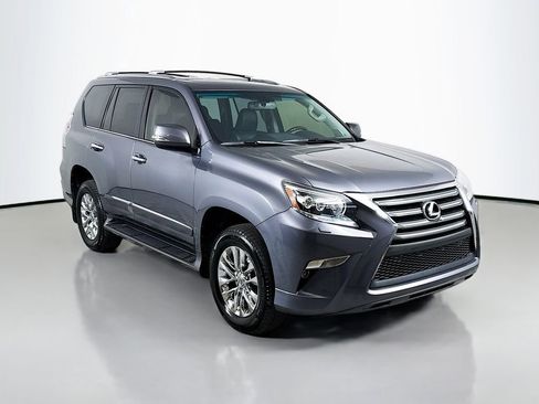 Used 2017 Lexus GX 460 Premium w/ Premium Package image 3