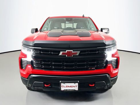 Used 2024 Chevrolet Silverado 1500 LT Trail Boss w/ Convenience Package II AWD/4WD image 3