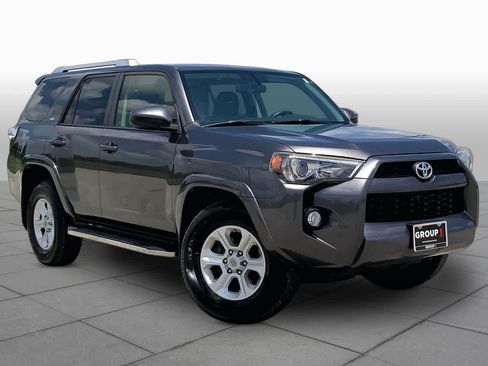 Used 2016 Toyota 4Runner SR5 RWD image 3
