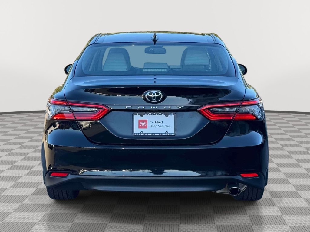 Used 2024 Toyota Camry XLE w/ Cold Weather Package AWD/4WD image 6