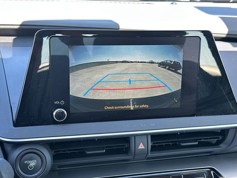 Used 2025 Toyota Prius LE image 27