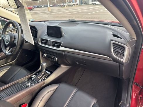 Used 2018 MAZDA MAZDA3 Touring image 25