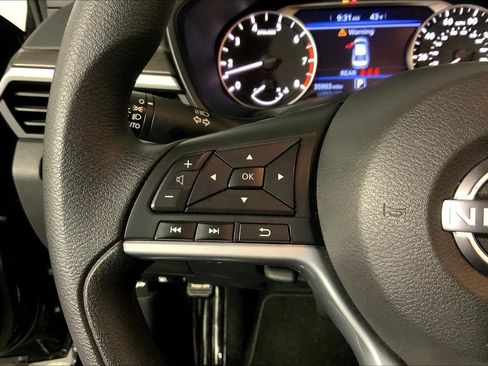 Used 2025 Nissan Altima 2.5 SV image 18