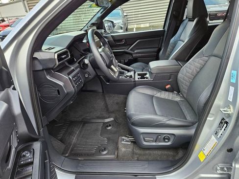 Used 2025 Toyota 4Runner TRD Off-Road Premium image 15