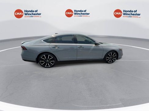 Used 2024 Honda Accord Touring image 9