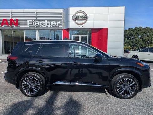 Certified 2026 Nissan Rogue Platinum w/ Platinum Premium Package AWD/4WD image 3