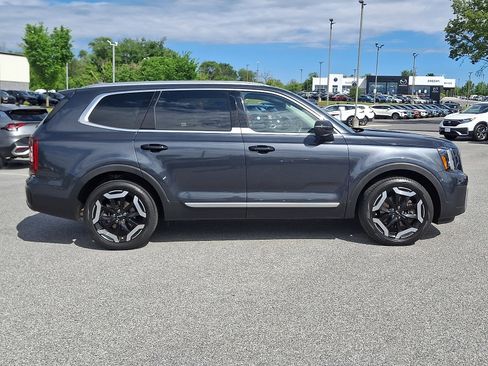 Certified 2023 Kia Telluride S w/ S Sunroof Package AWD/4WD image 7