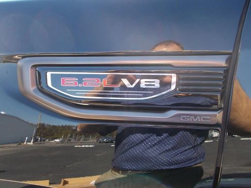 Used 2024 GMC Sierra 1500 AT4X image 25