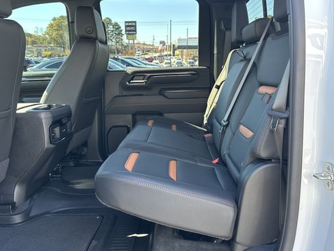 Certified 2025 GMC Sierra 2500 AT4 w/ AT4 Premium Plus Package image 15