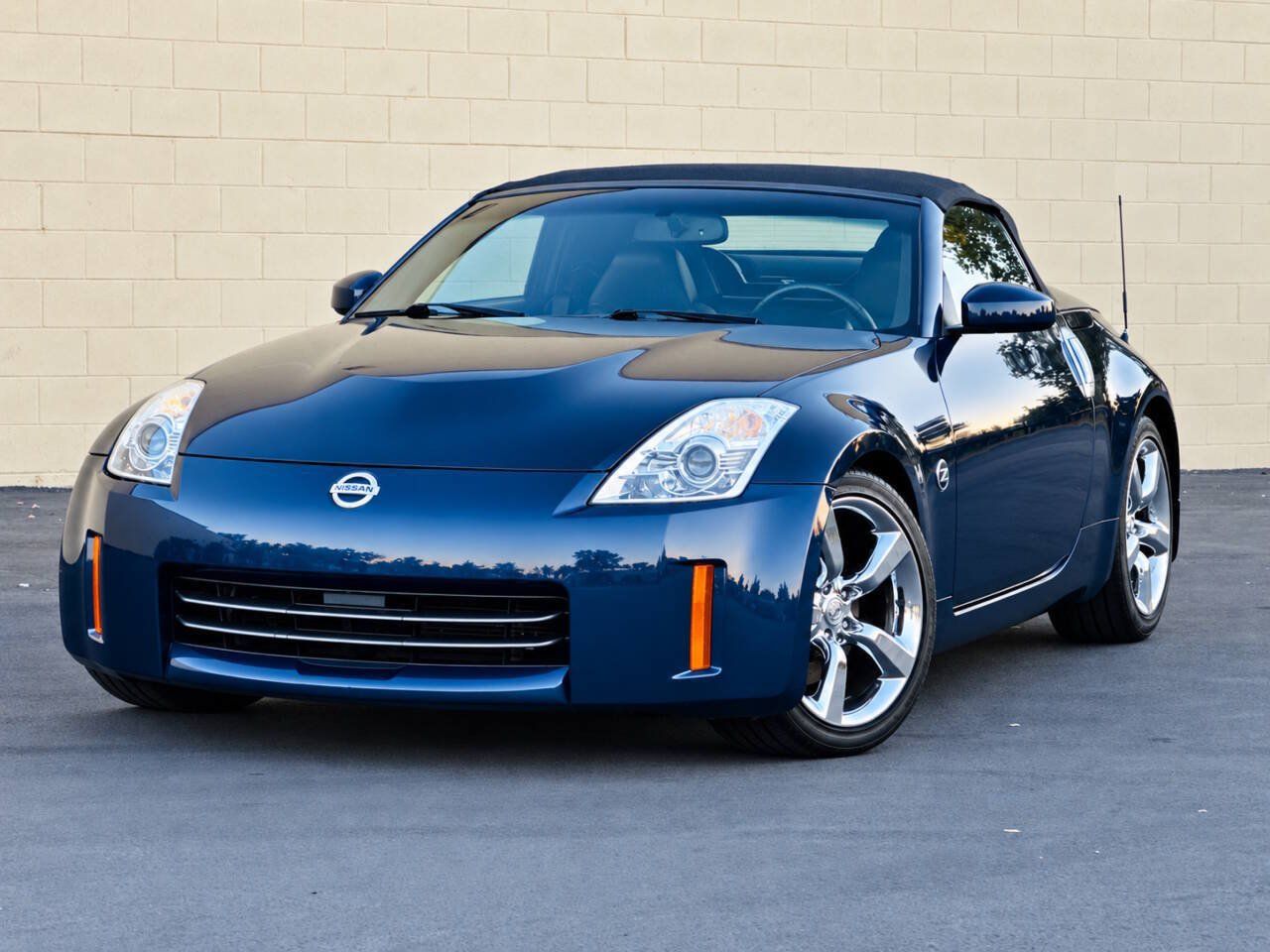 Used 2007 Nissan 350Z Touring RWD image 5
