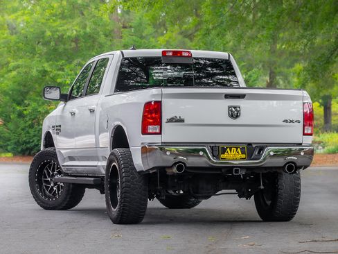 Used 2019 RAM 1500 Big Horn AWD/4WD image 3