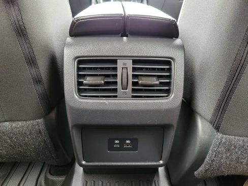 Used 2023 Nissan Rogue SV AWD/4WD image 11