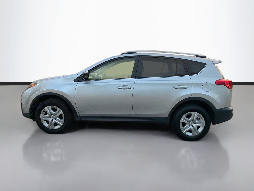 Used 2015 Toyota RAV4 LE AWD/4WD image 4