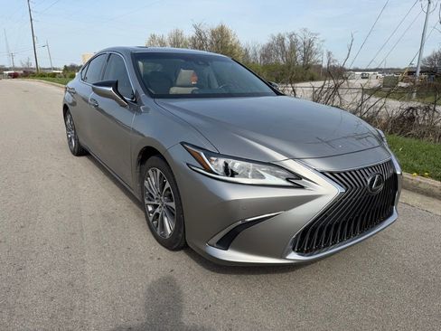 Used 2019 Lexus ES 350 w/ Premium Package image 2