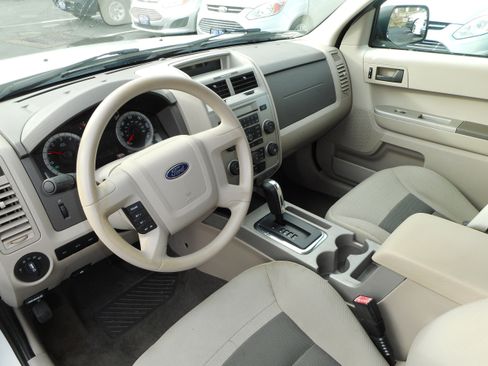 Used 2008 Ford Escape 2WD Hybrid image 14