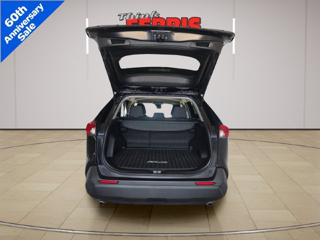 Used 2021 Toyota RAV4 LE AWD/4WD image 9