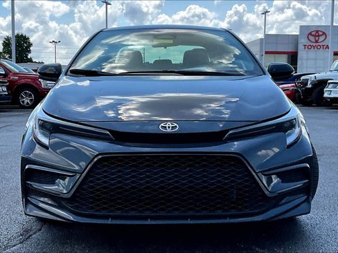 Used 2023 Toyota Corolla SE w/ Carpet Mat Package (TMS) FWD image 2
