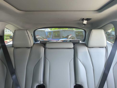 Used 2023 Acura MDX SH-AWD w/ Advance Package image 25