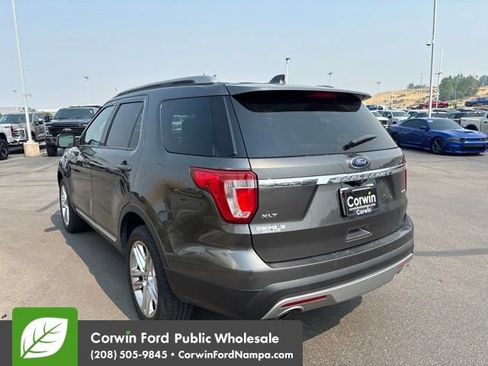 Used 2017 Ford Explorer XLT w/ Equipment Group 202A AWD/4WD image 6