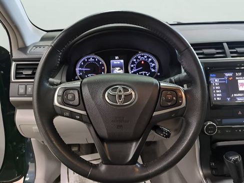 Used 2015 Toyota Camry XLE w/ Moonroof Package FWD image 5