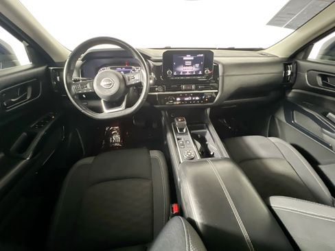 Used 2024 Nissan Pathfinder SV AWD/4WD image 30