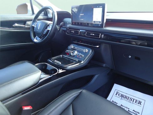 Used 2023 Lincoln Nautilus Reserve w/ Equipment Group 201A image 27