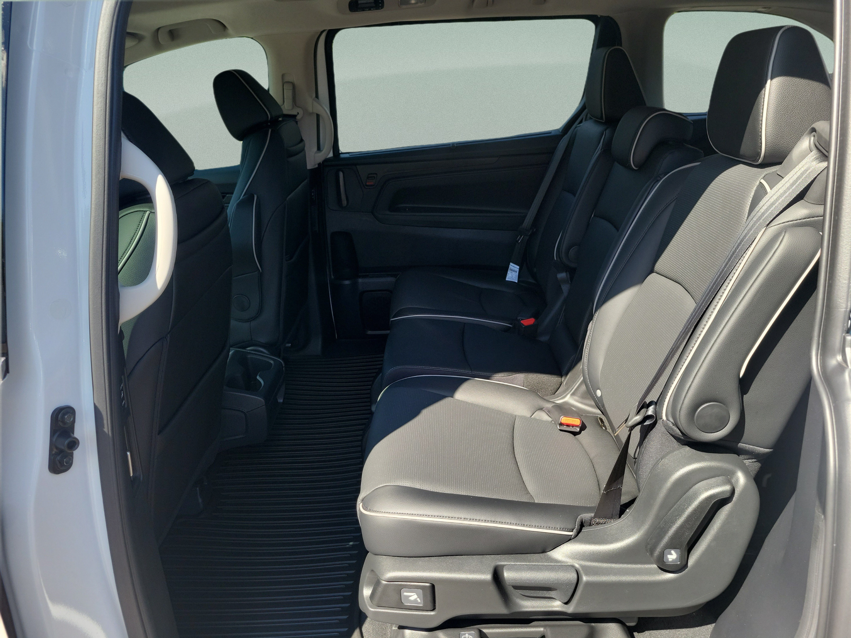 New 2027 Honda Odyssey Elite image 9