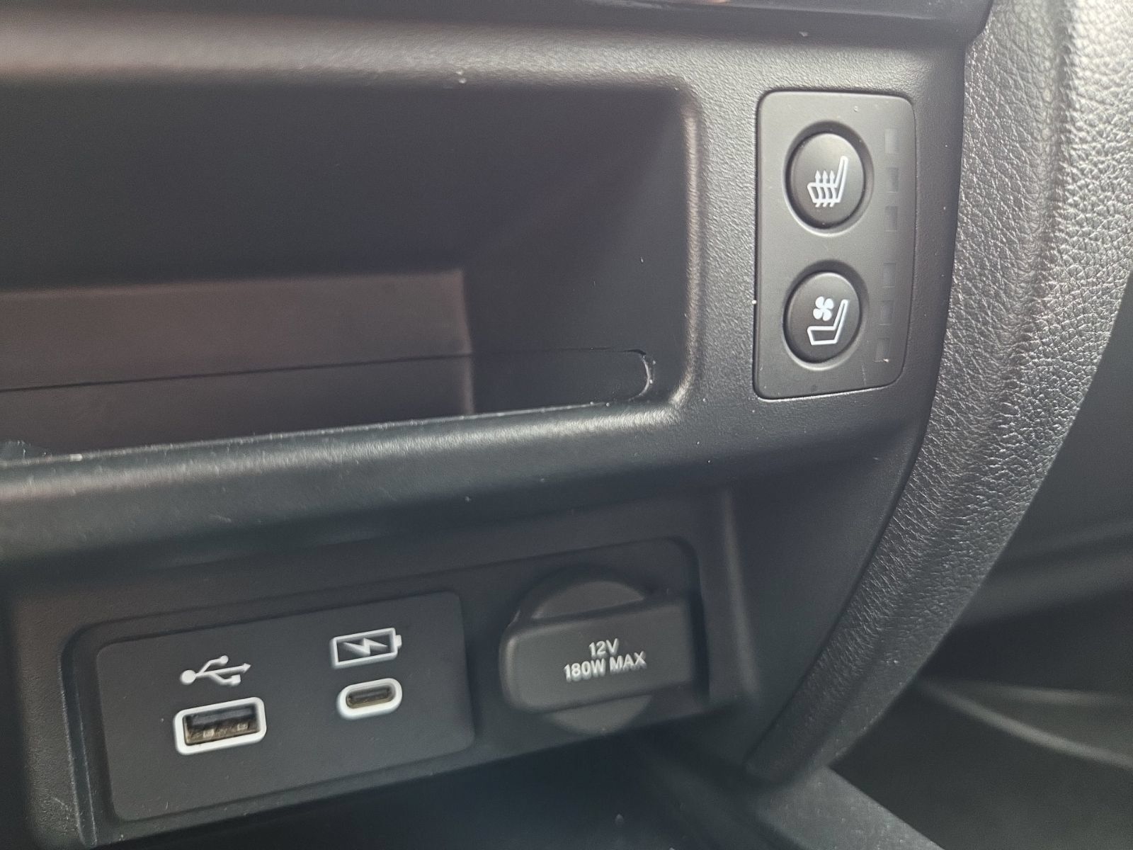 Used 2024 Honda Passport Black Edition image 26