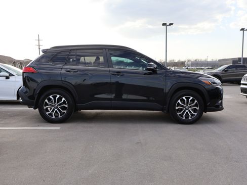 Used 2024 Toyota Corolla Cross SE image 9