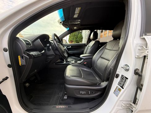 Used 2014 Kia Sorento SX Limited image 12