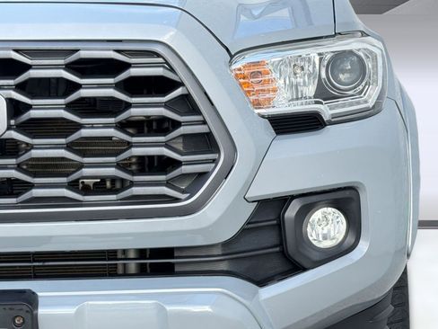 Used 2020 Toyota Tacoma TRD Sport AWD/4WD image 11