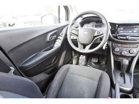 Used 2017 Chevrolet Trax LS image 7