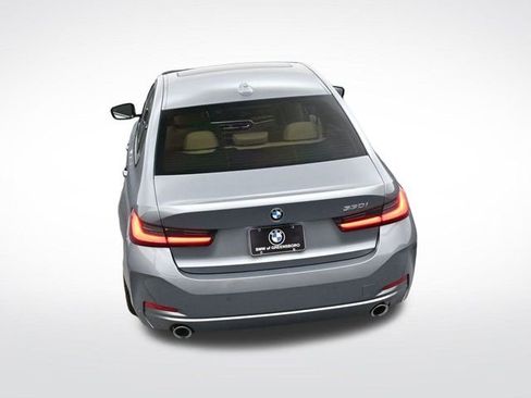 Used 2023 BMW 330i Sedan w/ Driving Assistance Package image 27