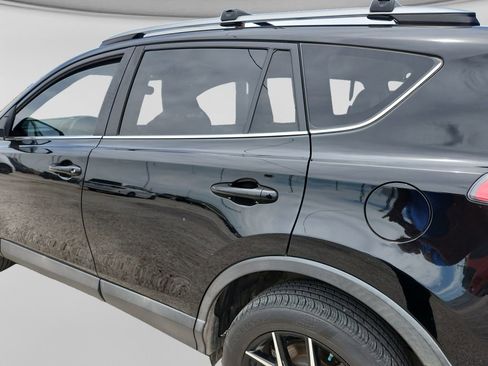 Used 2018 Toyota RAV4 SE w/ Power Extra Value Package FWD image 12