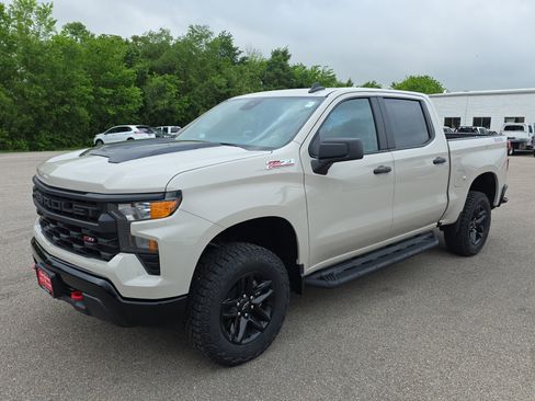 New 2026 Chevrolet Silverado 1500 Custom Trail Boss AWD/4WD image 4