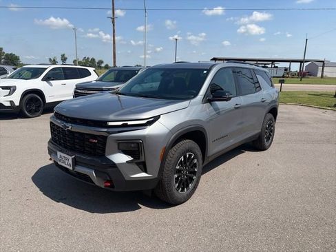 New 2026 Chevrolet Traverse Z71 w/ Enhanced Driving Package AWD/4WD image 2