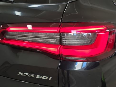 Used 2019 BMW X5 xDrive50i w/ M Sport Package image 33